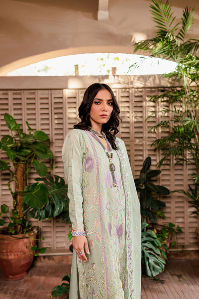 Floral vert - Premium  from Naayas Official - Just Rs.6374.25! Shop now at Naayas Official