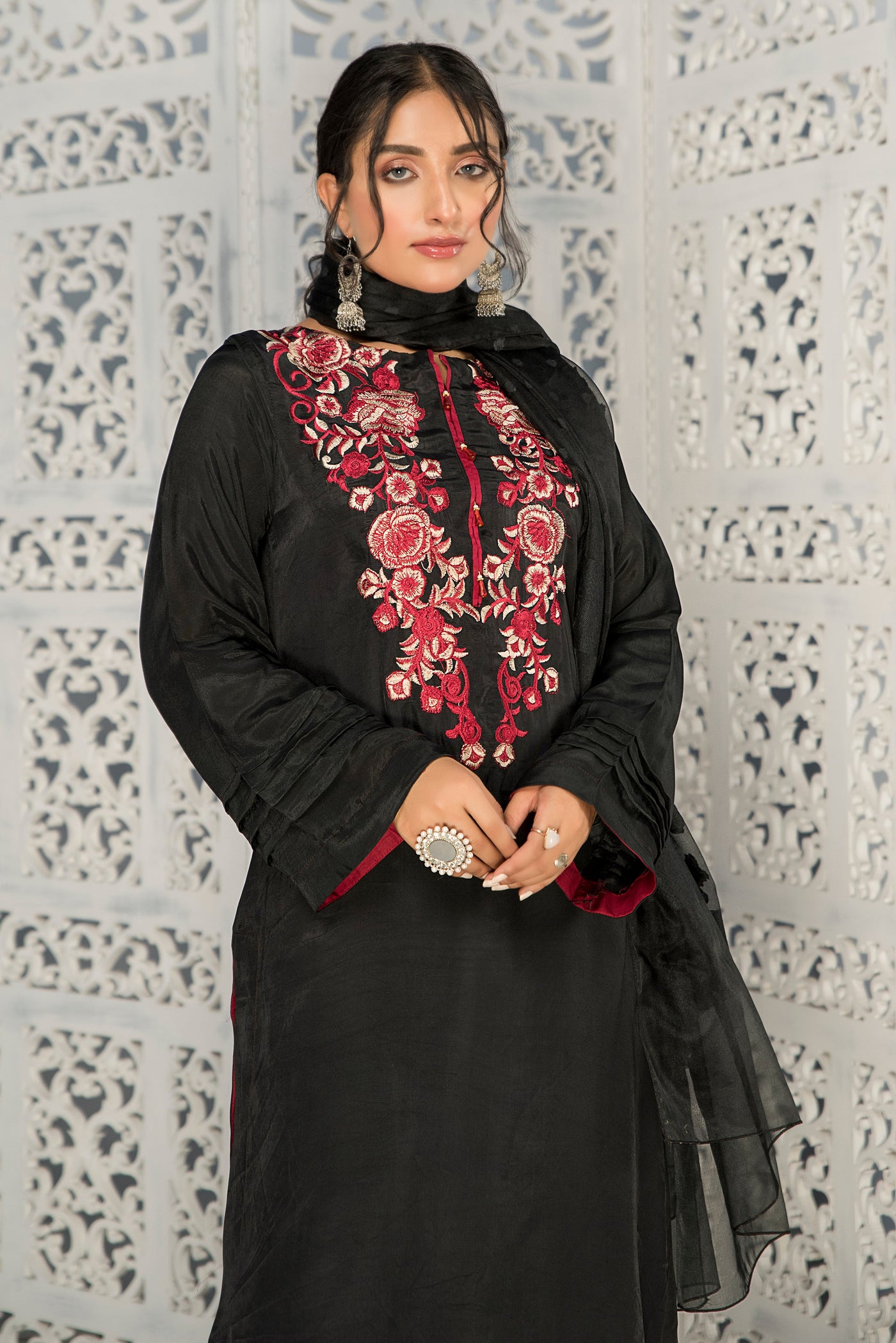 Black Bush - Premium  from De Luxe - Just Rs.5999.20! Shop now at Naayas Official